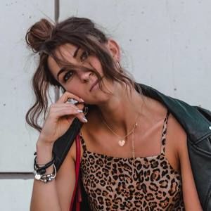 Meet your Posher, Tania